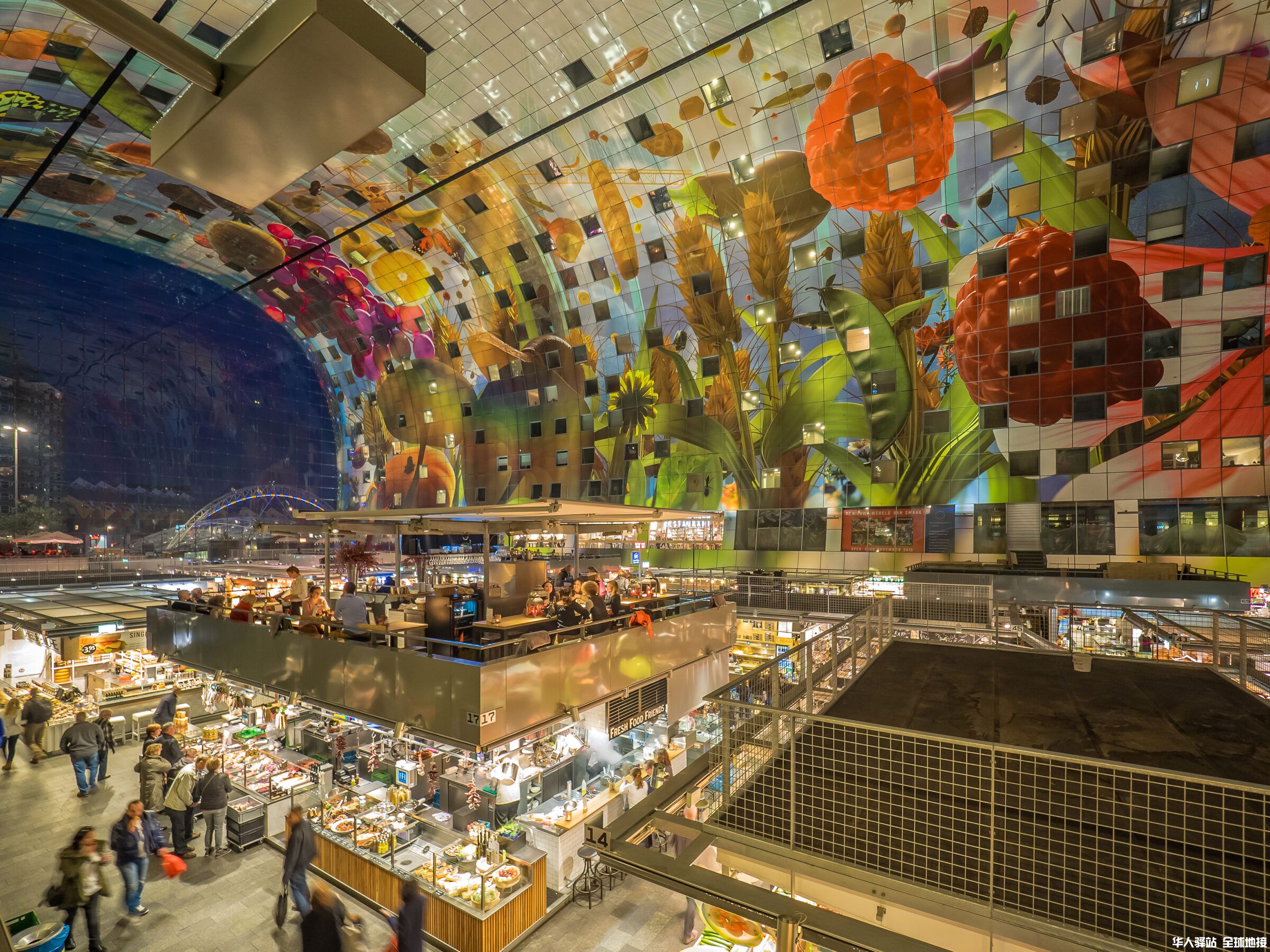 Markthal_-_City_of_Rotterdam-2400x1800.jpg